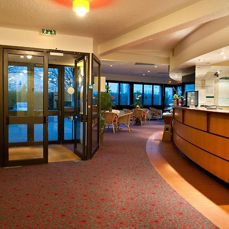Egg Hotel Gonesse Kültér fotó