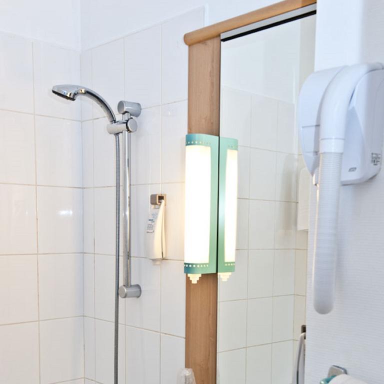 Egg Hotel Gonesse Szoba fotó