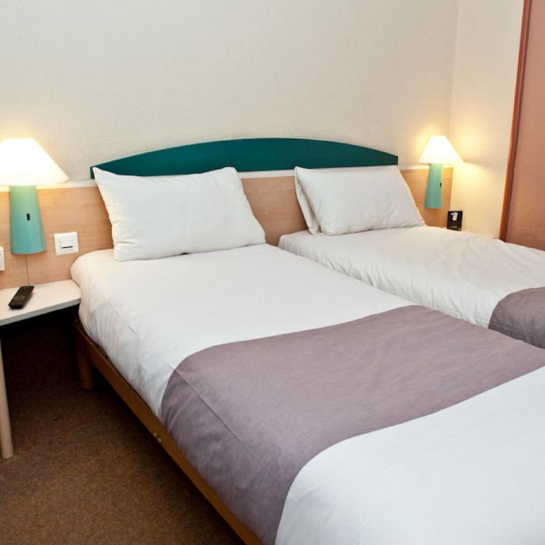 Egg Hotel Gonesse Kültér fotó