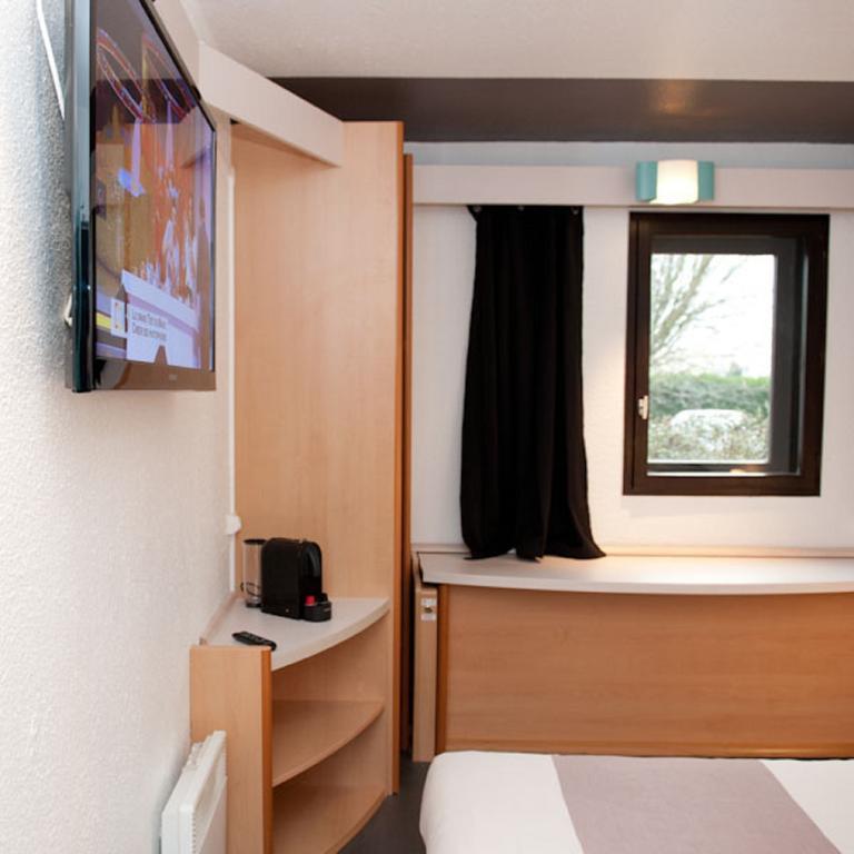 Egg Hotel Gonesse Kültér fotó