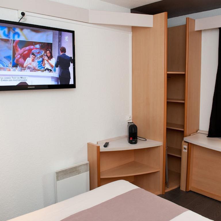 Egg Hotel Gonesse Kültér fotó