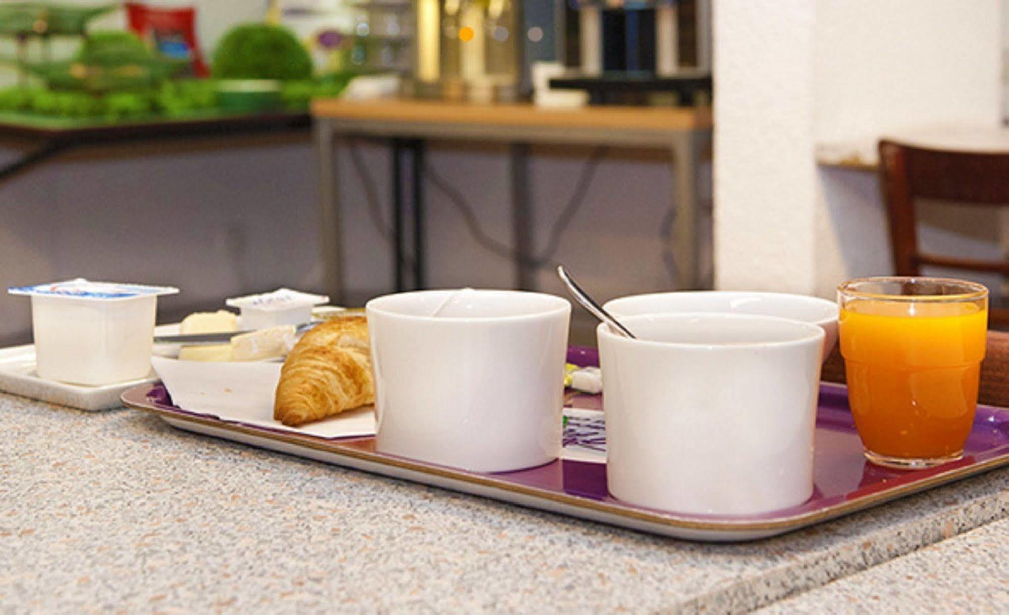 Egg Hotel Gonesse Kültér fotó