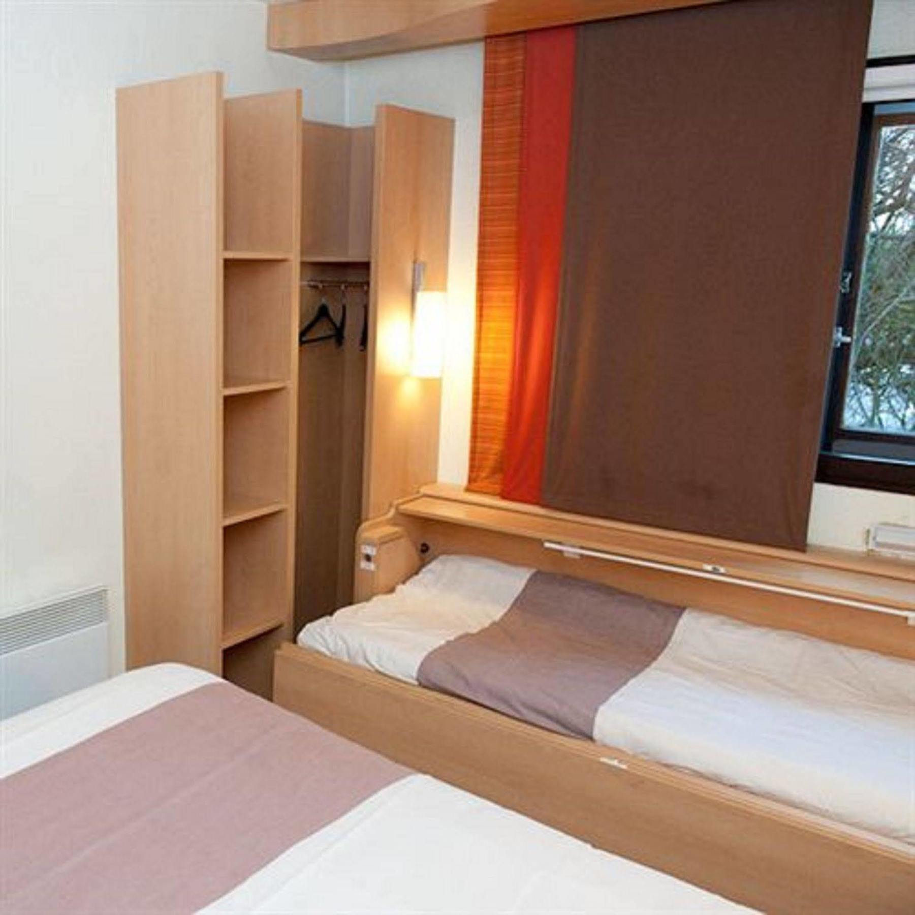 Egg Hotel Gonesse Kültér fotó