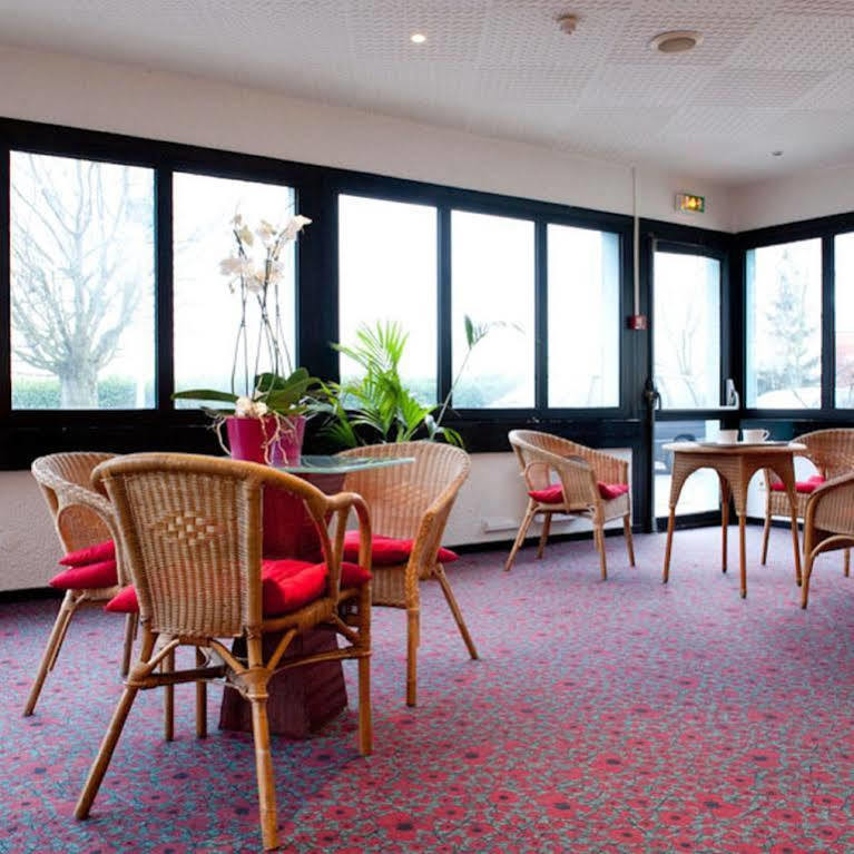 Egg Hotel Gonesse Kültér fotó